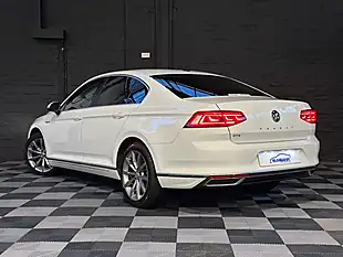 Used 2020 Volkswagen Passat Advance Pure White - Interior and Exterior details 17