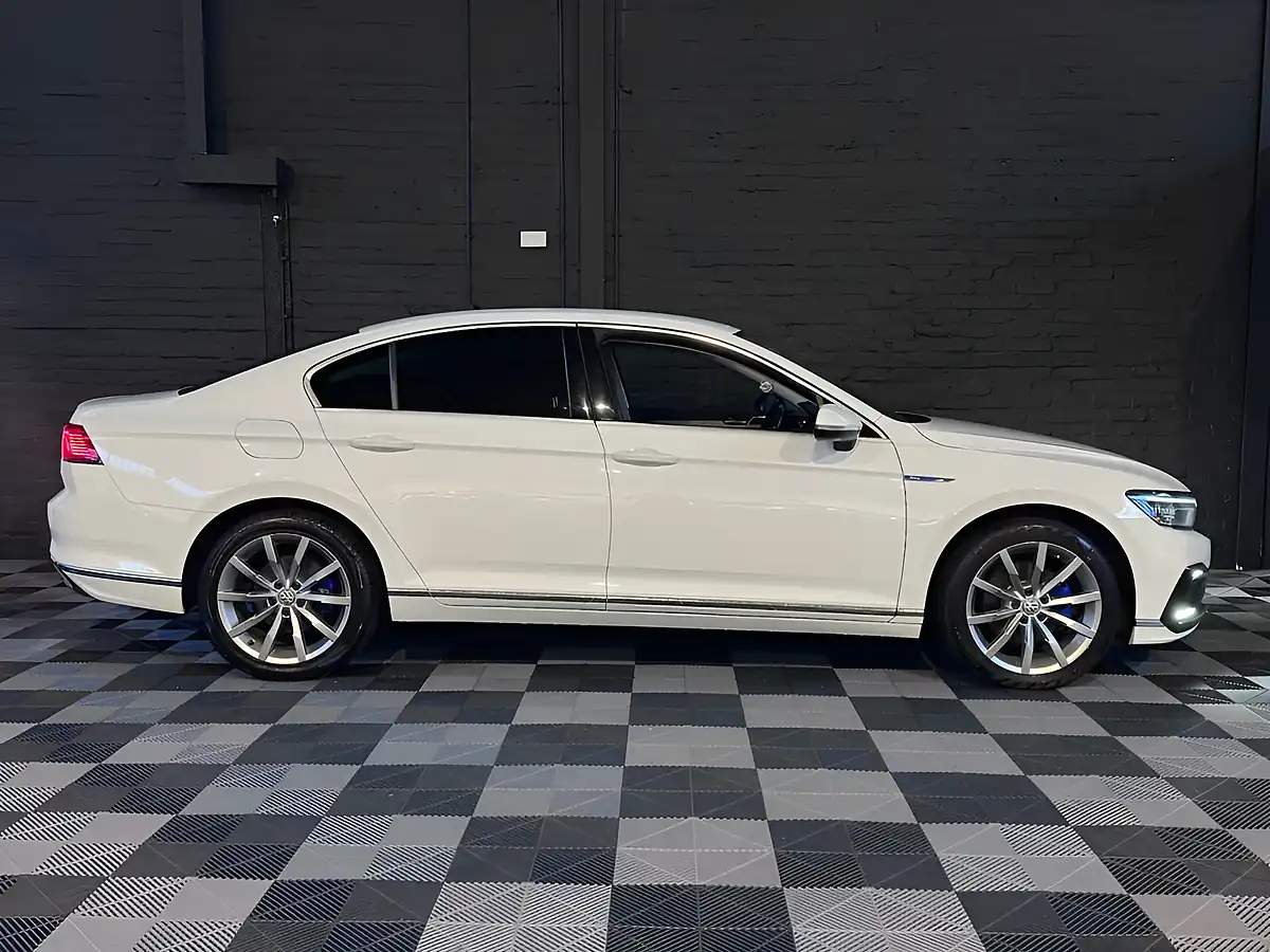 Used 2020 Volkswagen Passat Advance Pure White - Interior and Exterior details 3