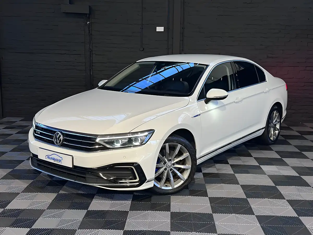 Used 2020 Volkswagen Passat Advance Pure White - Interior and Exterior details 4
