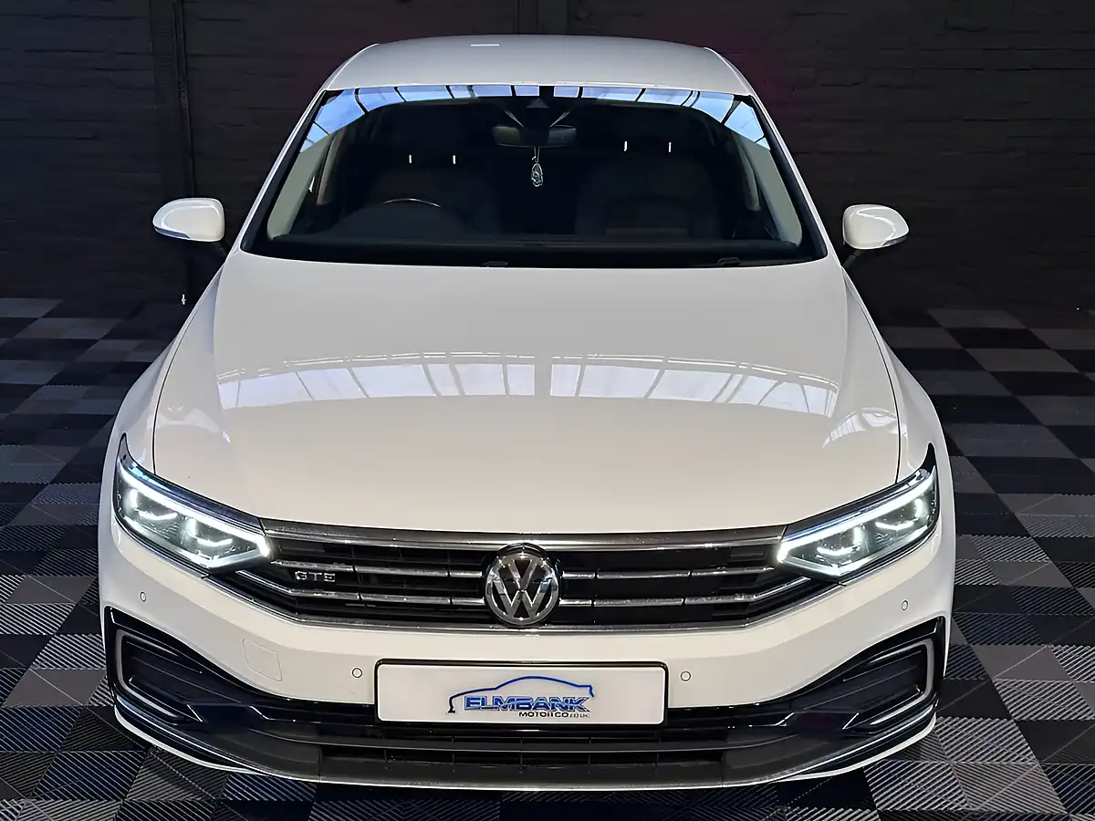 Used 2020 Volkswagen Passat Advance Pure White - Interior and Exterior details 7