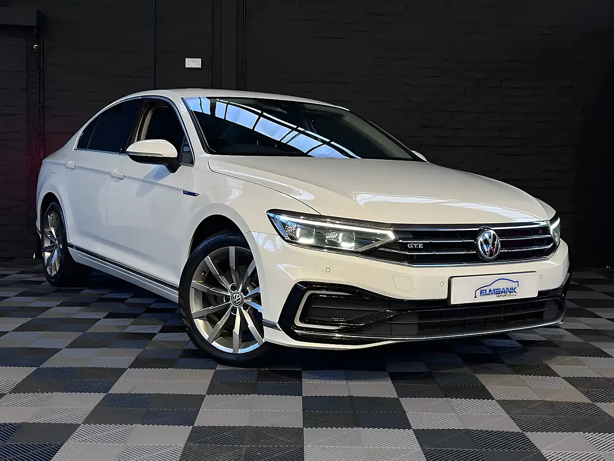Used 2020 Volkswagen Passat Advance Pure White - Interior and Exterior details 8