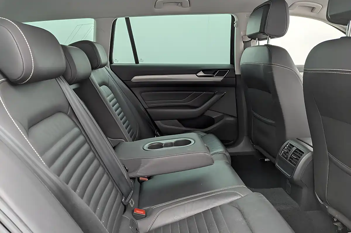Used 2020 Volkswagen Passat Gte Grey - Interior and Exterior details 10
