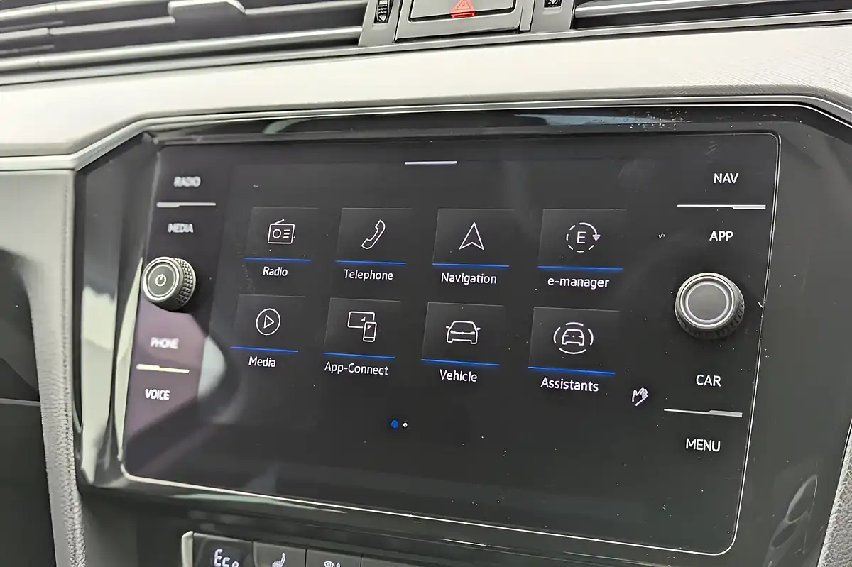 Used 2020 Volkswagen Passat Gte Grey - Interior and Exterior details 13