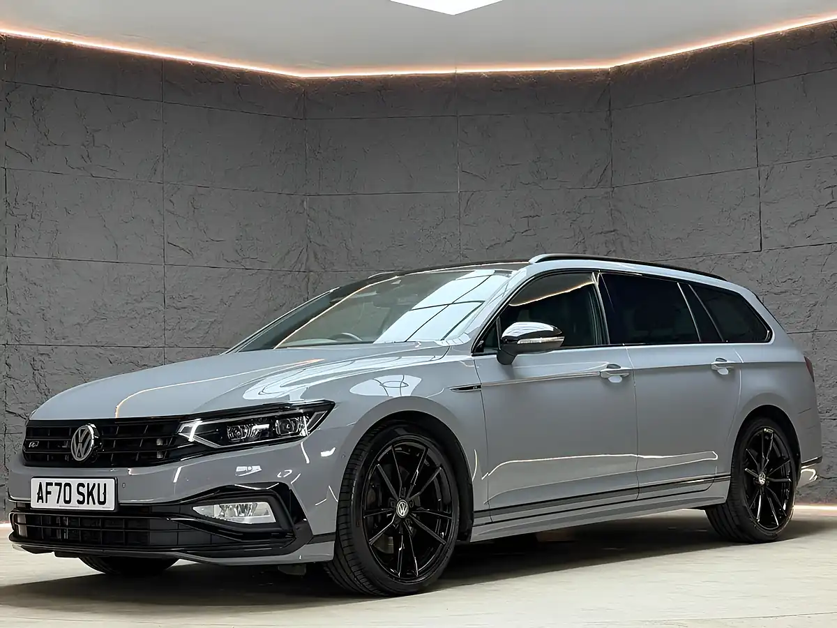 Used 2020 Volkswagen Passat R-Line Edition Grey - Front View