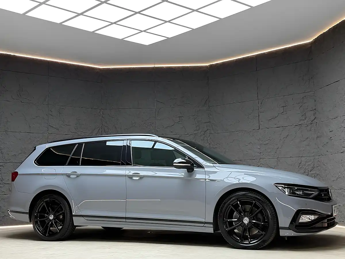 Used 2020 Volkswagen Passat R-Line Edition Grey - Interior and Exterior details 10