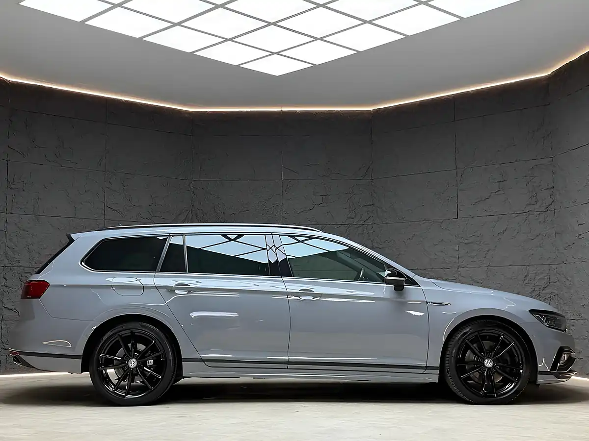 Used 2020 Volkswagen Passat R-Line Edition Grey - Interior and Exterior details 11