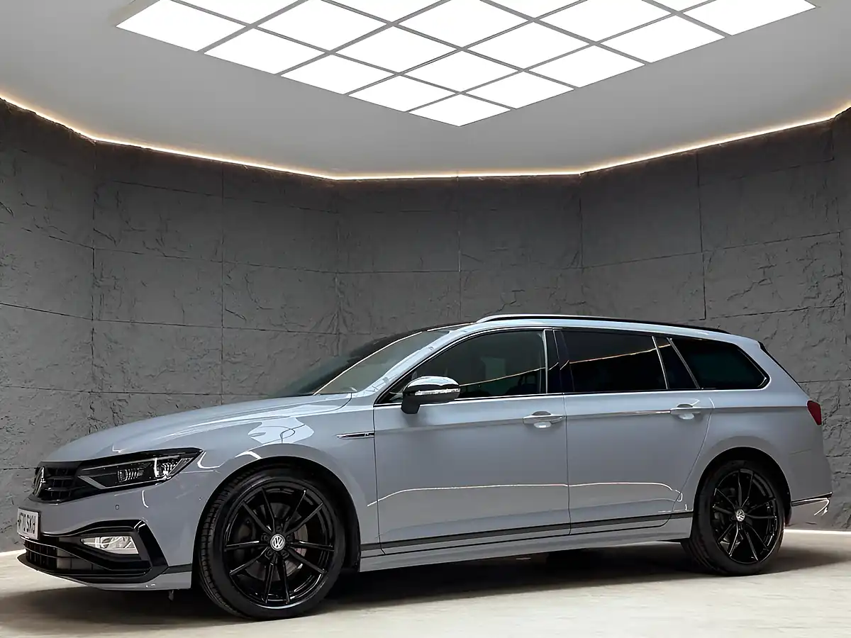 Used 2020 Volkswagen Passat R-Line Edition Grey - Interior and Exterior details 5