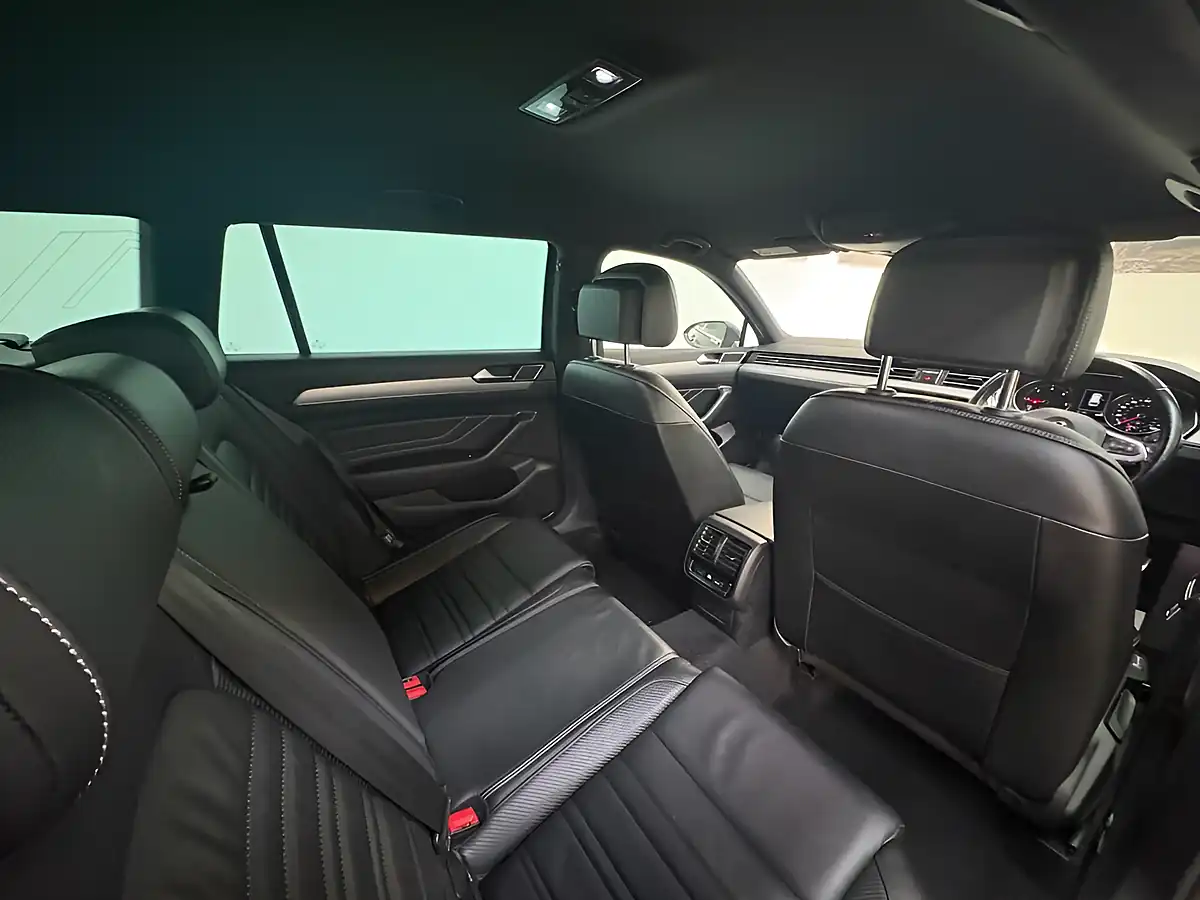 Used 2020 Volkswagen Passat R-Line Grey - Interior and Exterior details 9