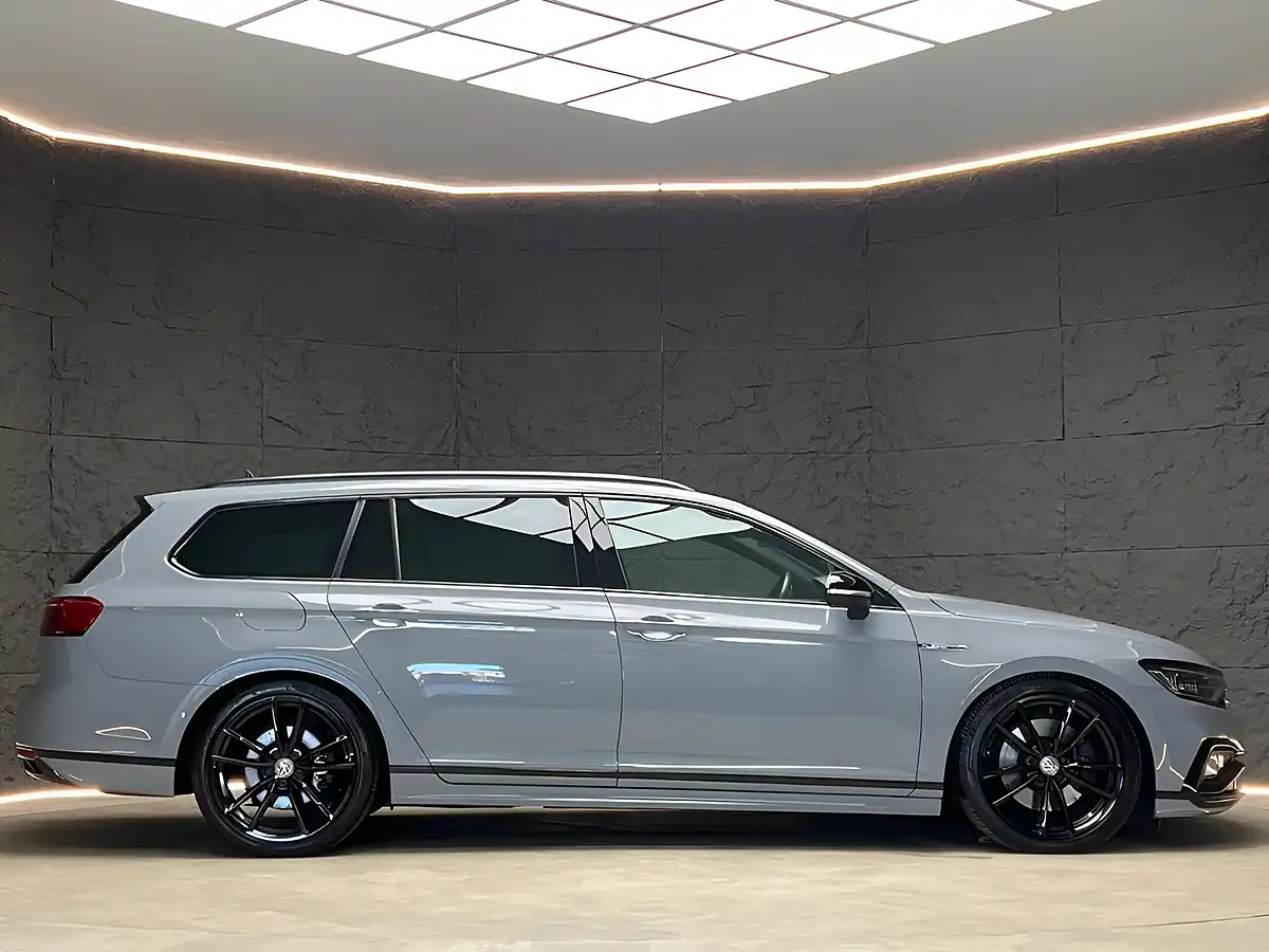 Used 2020 Volkswagen Passat R-Line Urano Grey - Interior and Exterior details 11