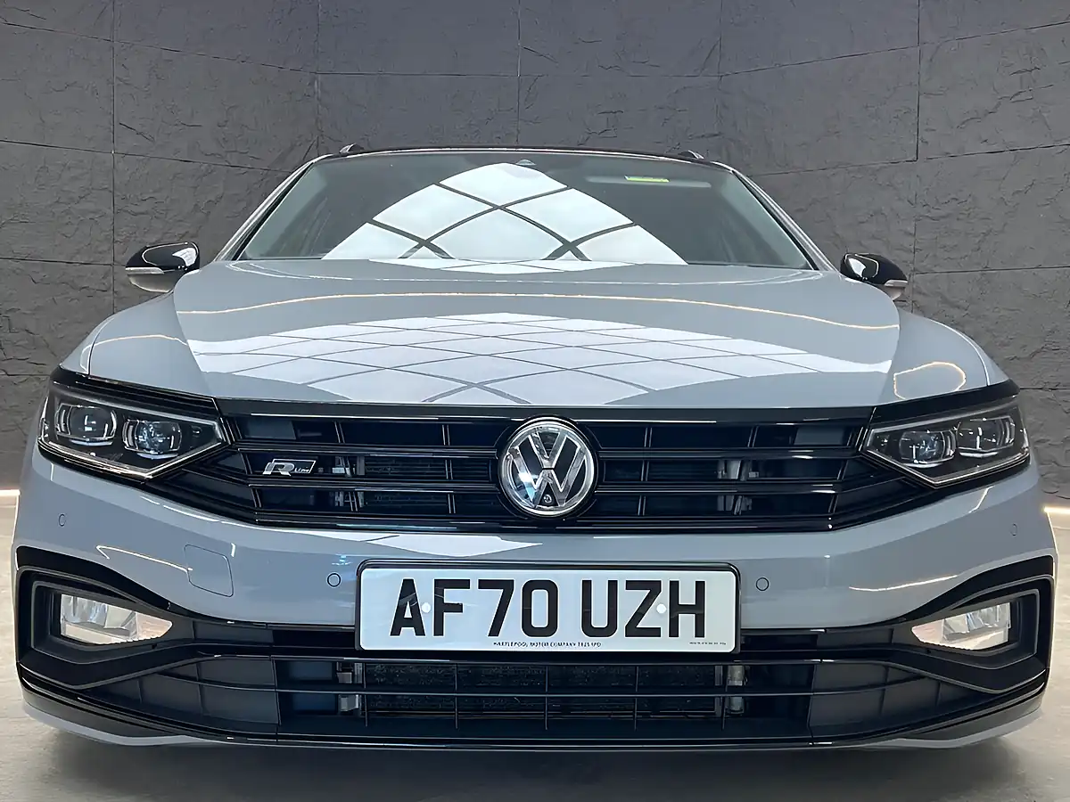 Used 2020 Volkswagen Passat R-Line Urano Grey - Interior and Exterior details 2