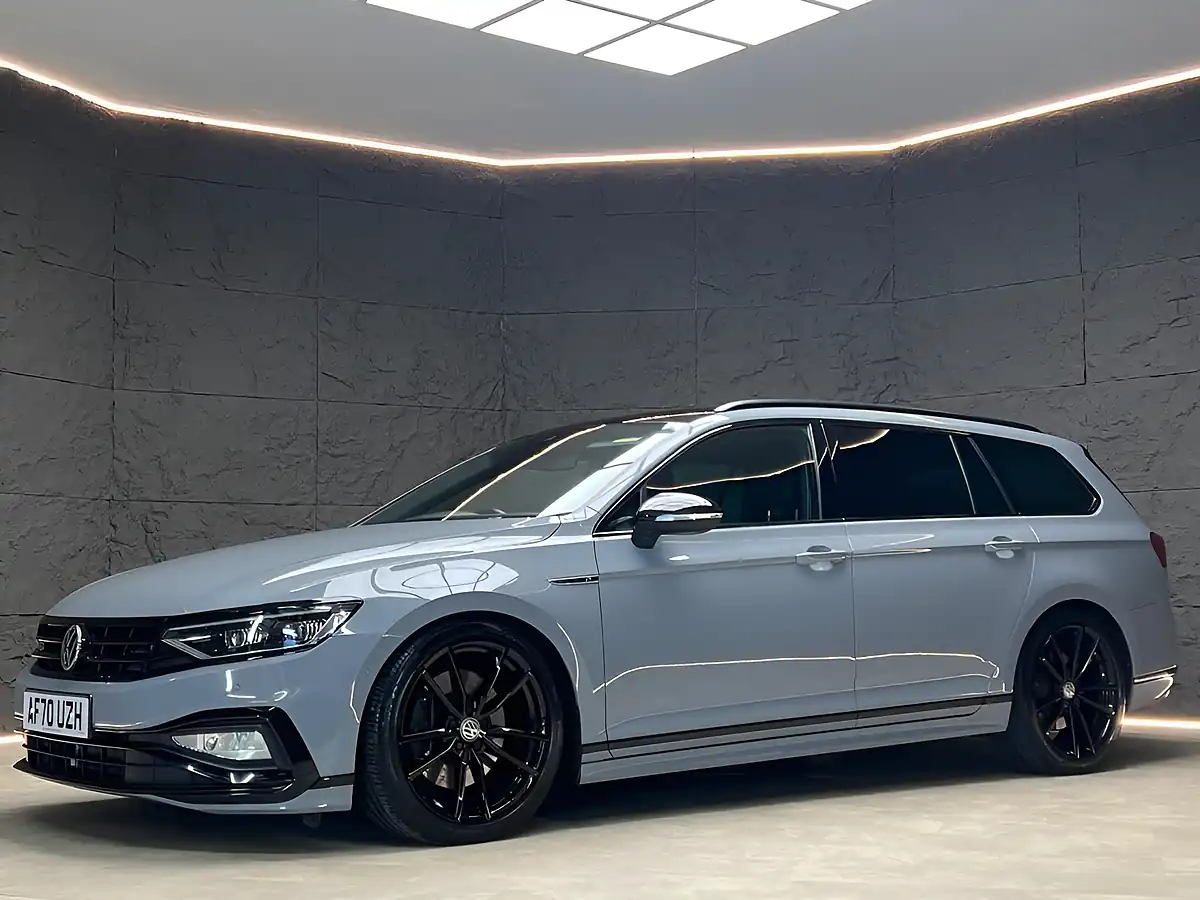 Used 2020 Volkswagen Passat R-Line Urano Grey - Interior and Exterior details 4