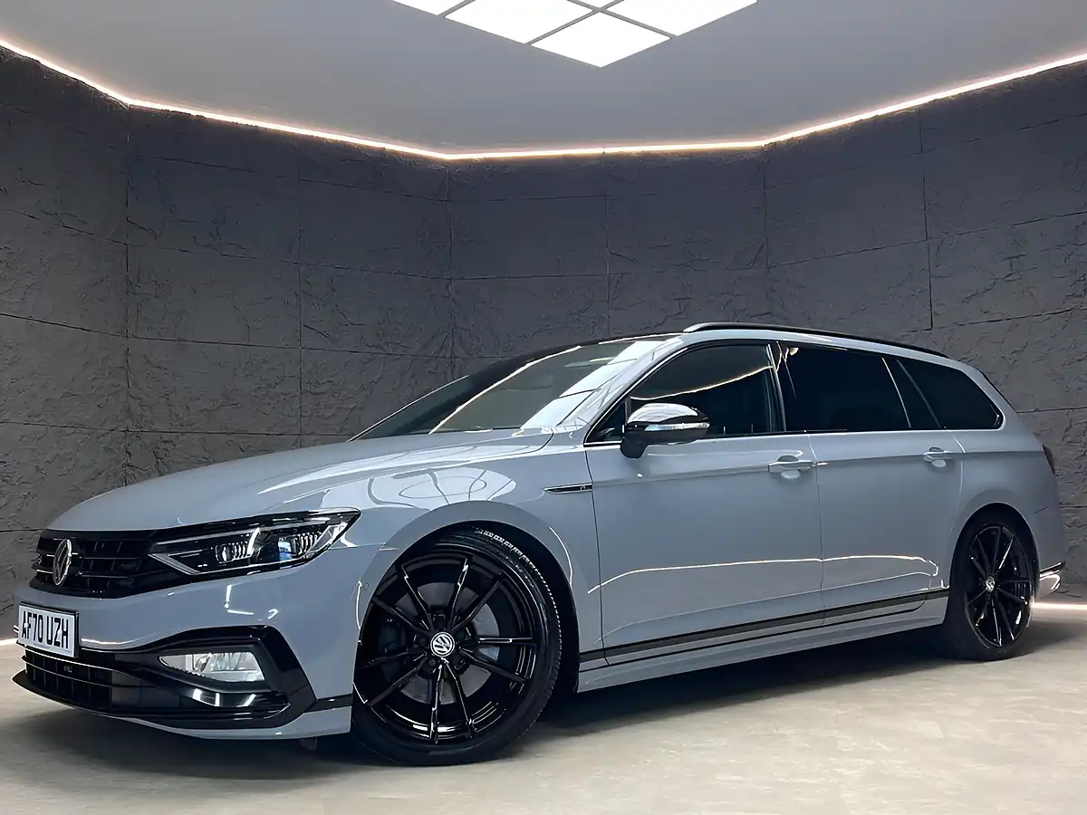 Used 2020 Volkswagen Passat R-Line Urano Grey - Interior and Exterior details 5