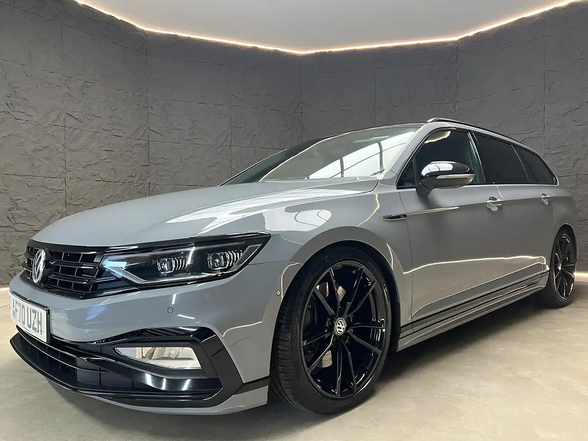 Used 2020 Volkswagen Passat R-Line Urano Grey - Interior and Exterior details 9