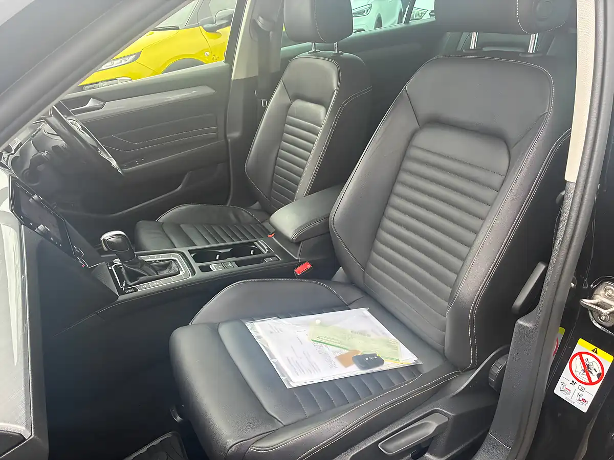 Used 2020 Volkswagen Passat Sel Black - Interior and Exterior details 18