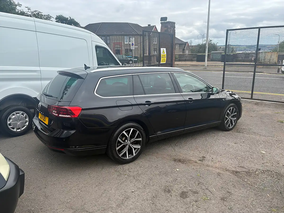 Used 2020 Volkswagen Passat Sel Black - Interior and Exterior details 3