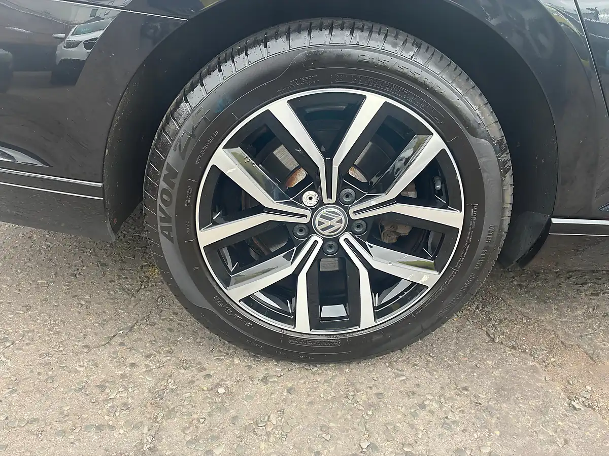 Used 2020 Volkswagen Passat Sel Black - Interior and Exterior details 9