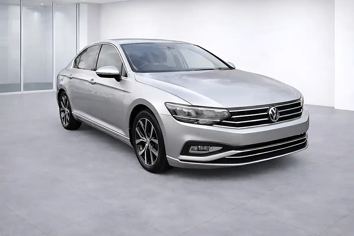 Used 2020 Volkswagen Passat Sel Silver - Front View