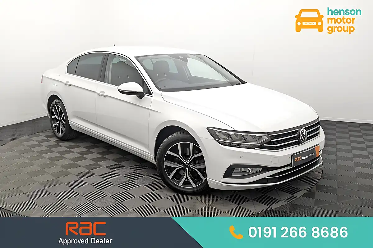 Used 2020 Volkswagen Passat Sel White - Front View