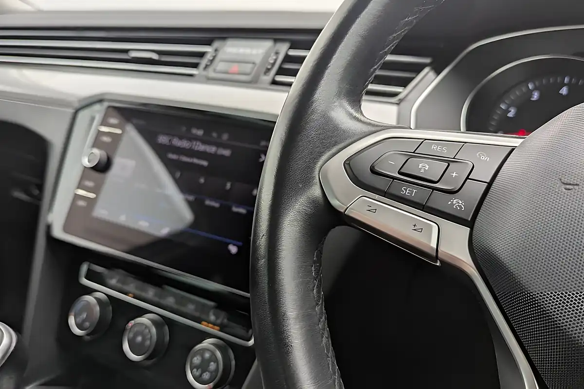 Used 2020 Volkswagen Passat Sel White - Interior and Exterior details 11