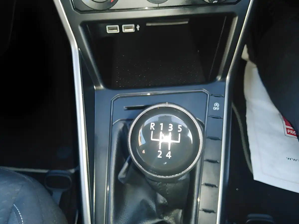 Used 2020 Volkswagen Polo Se Blue - Interior and Exterior details 12