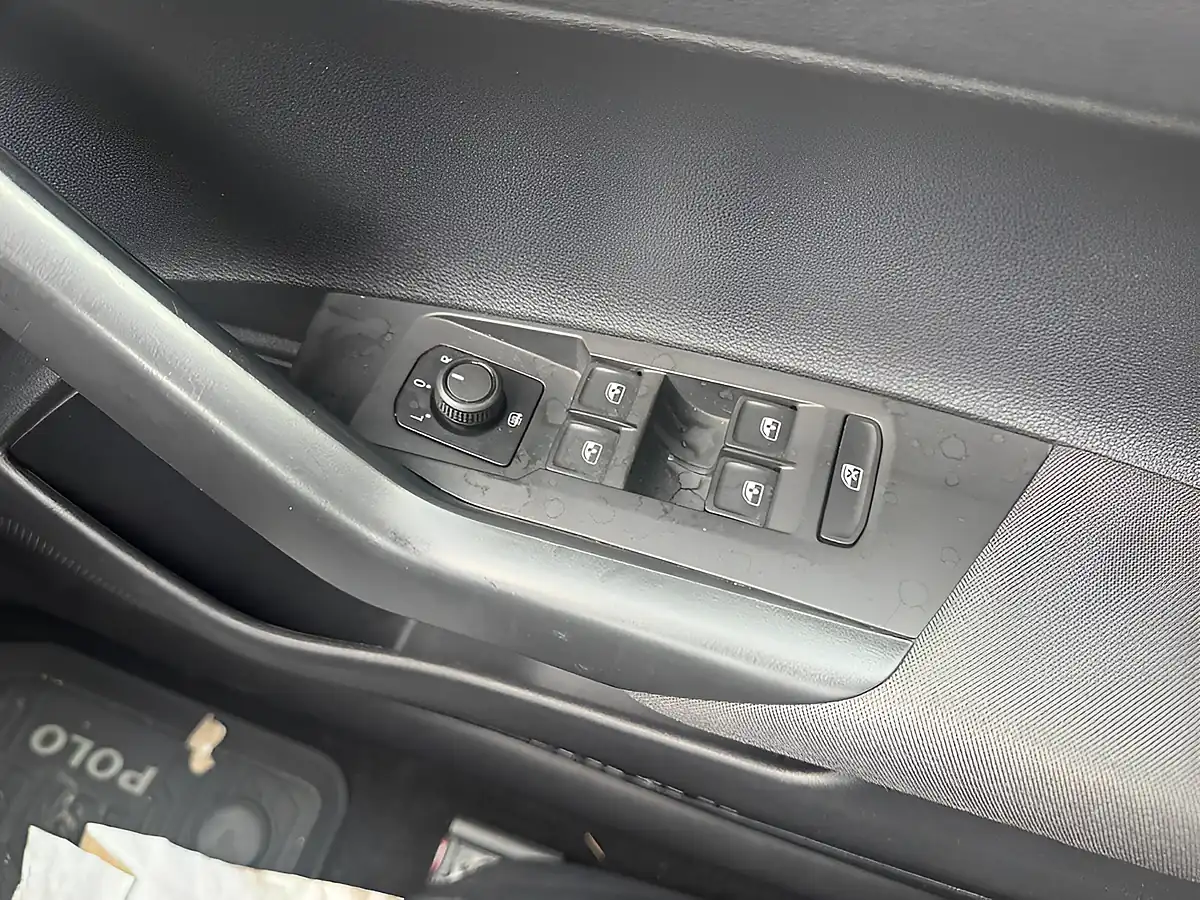 Used 2020 Volkswagen Polo Se Red - Interior and Exterior details 17