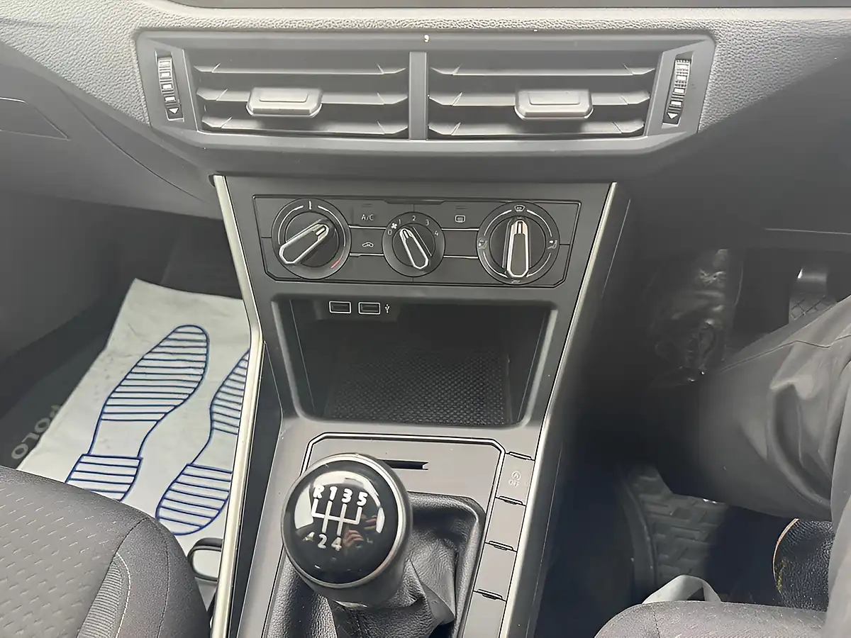 Used 2020 Volkswagen Polo Se Red - Interior and Exterior details 9