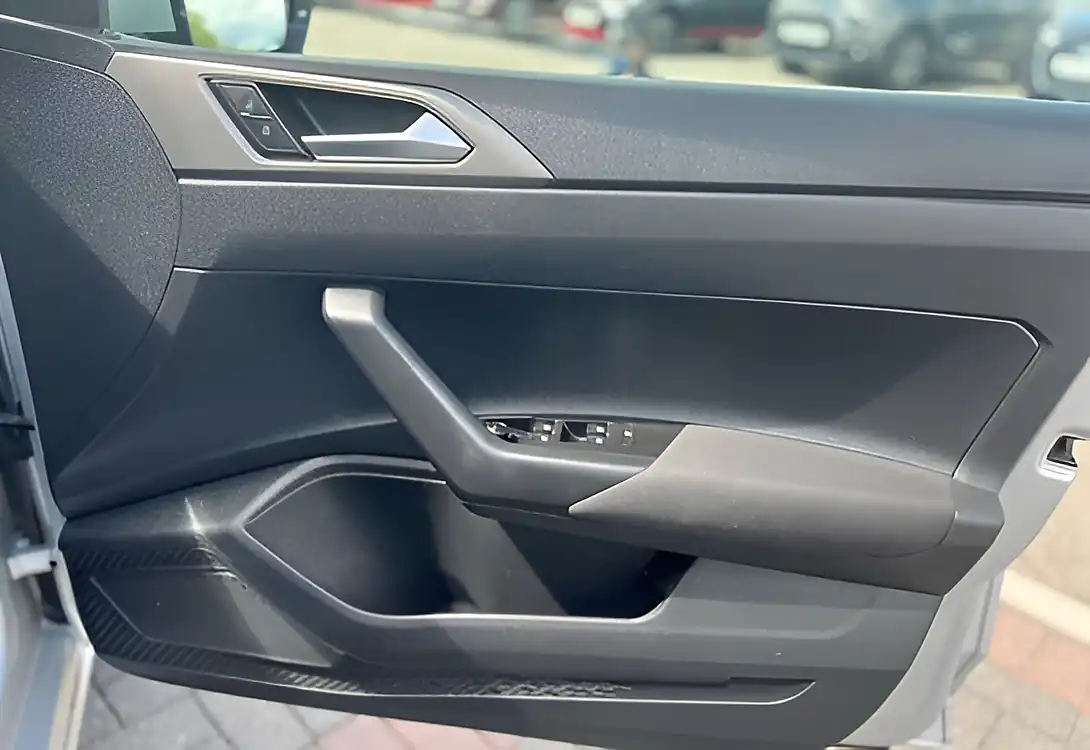 Used 2020 Volkswagen Polo Se Reflex Silver - Interior and Exterior details 18