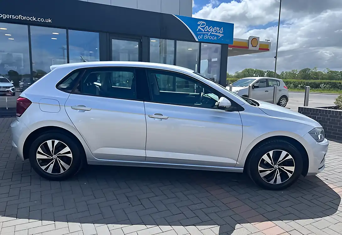 Used 2020 Volkswagen Polo Se Reflex Silver - Interior and Exterior details 5
