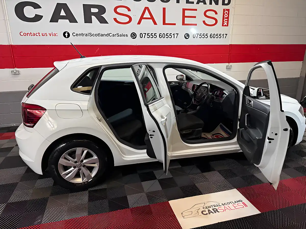 Used 2020 Volkswagen Polo Se White - Interior and Exterior details 10