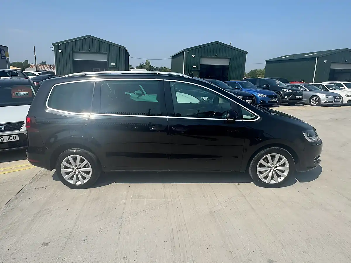 Used 2020 Volkswagen Sharan Sel Black - Interior and Exterior details 10