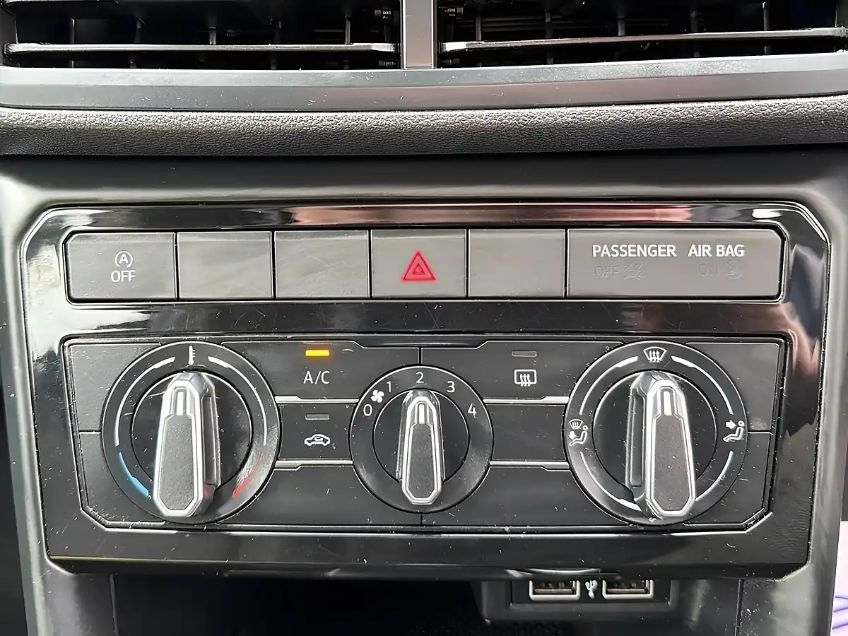 Used 2020 Volkswagen T-Cross Se Limestone Grey - Interior and Exterior details 15