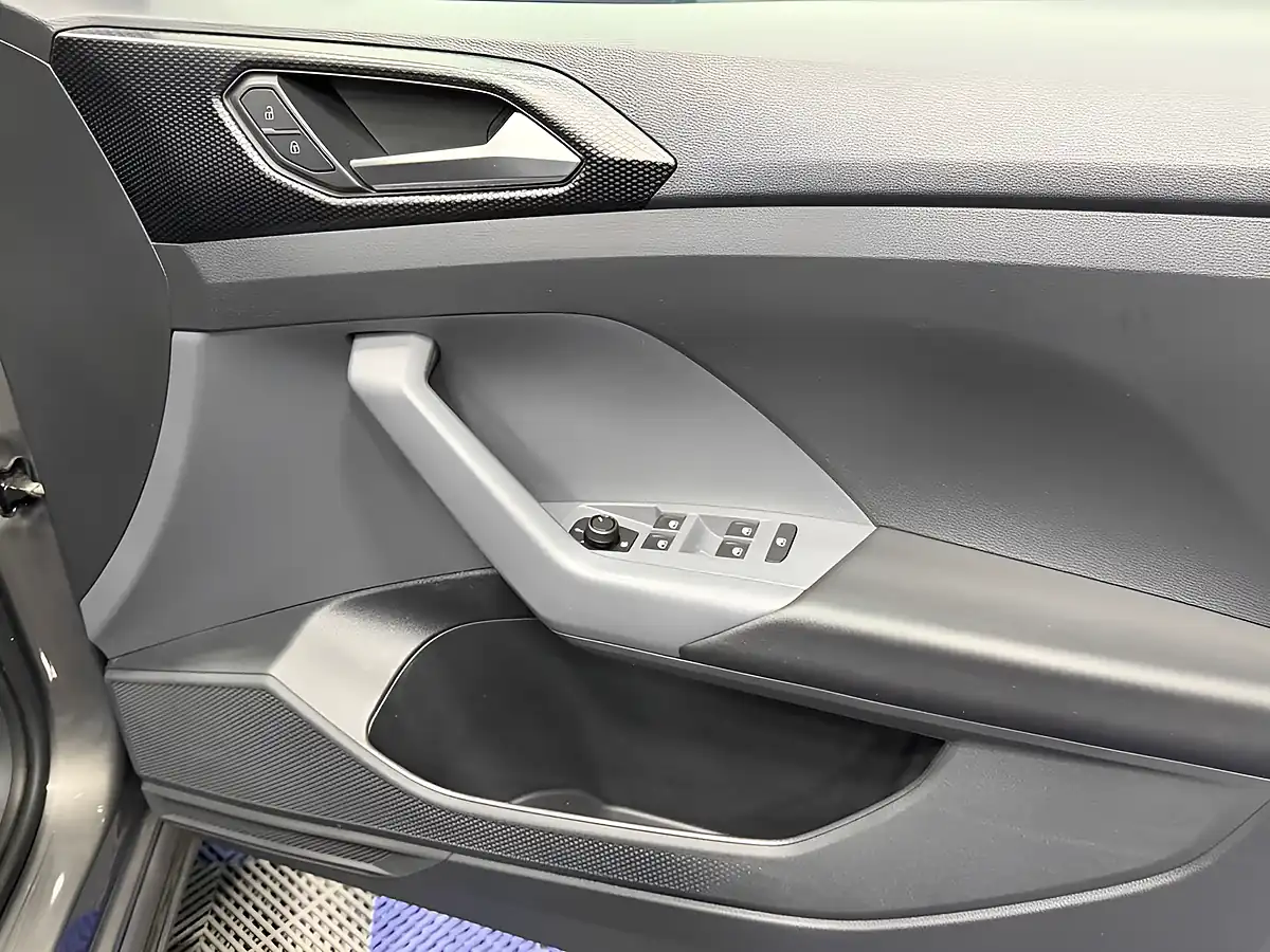 Used 2020 Volkswagen T-Cross Se Limestone Grey - Interior and Exterior details 20