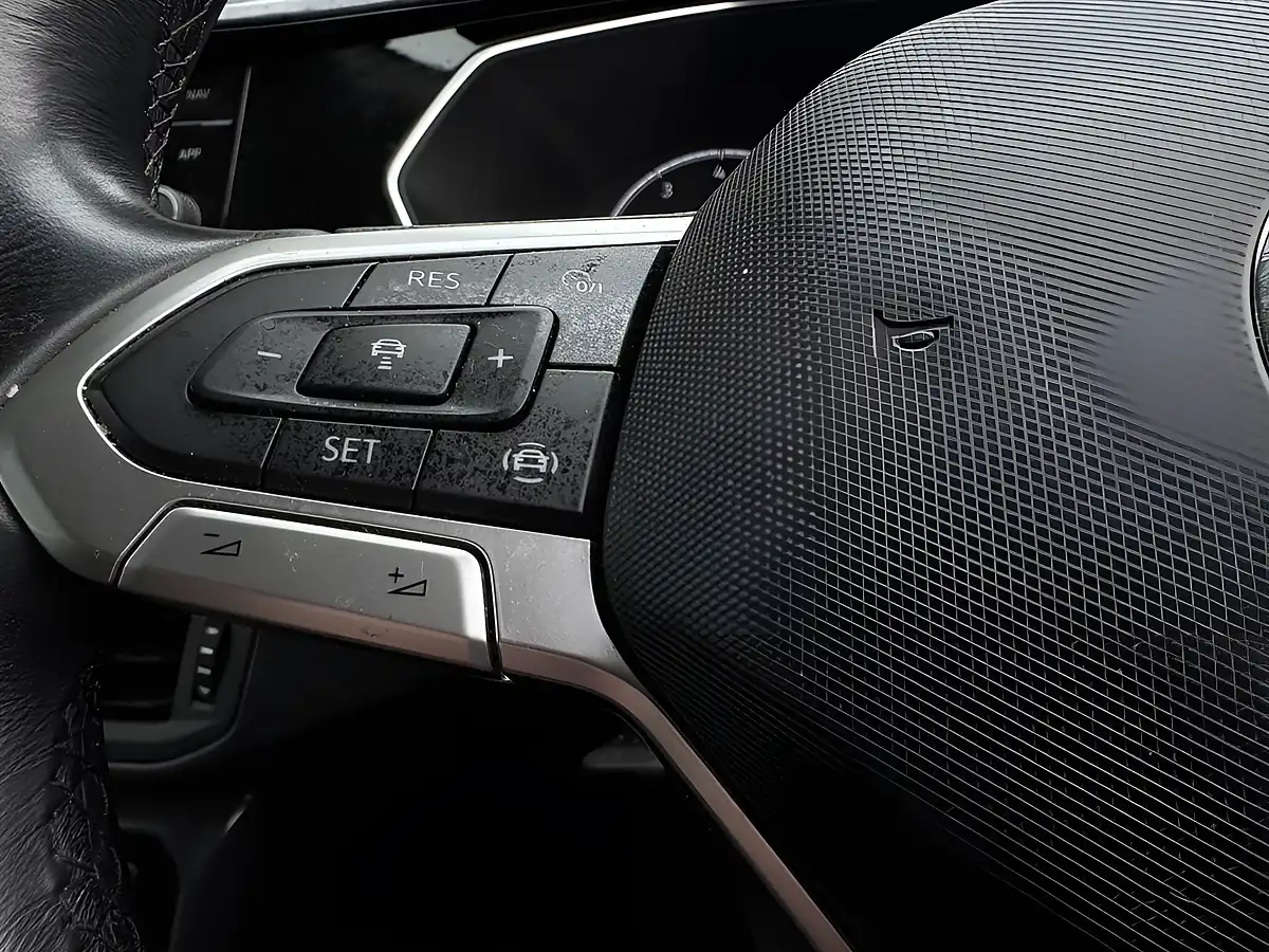 Used 2020 Volkswagen T-Cross Sel Blue - Interior and Exterior details 7