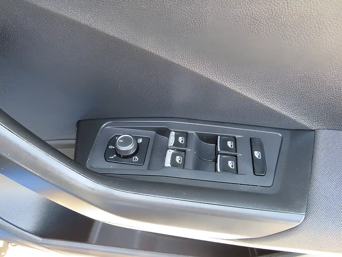 Used 2020 Volkswagen T-Roc Design Blue - Interior and Exterior details 14