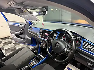 Used 2020 Volkswagen T-Roc Design Ravenna Blue - Interior and Exterior details 13