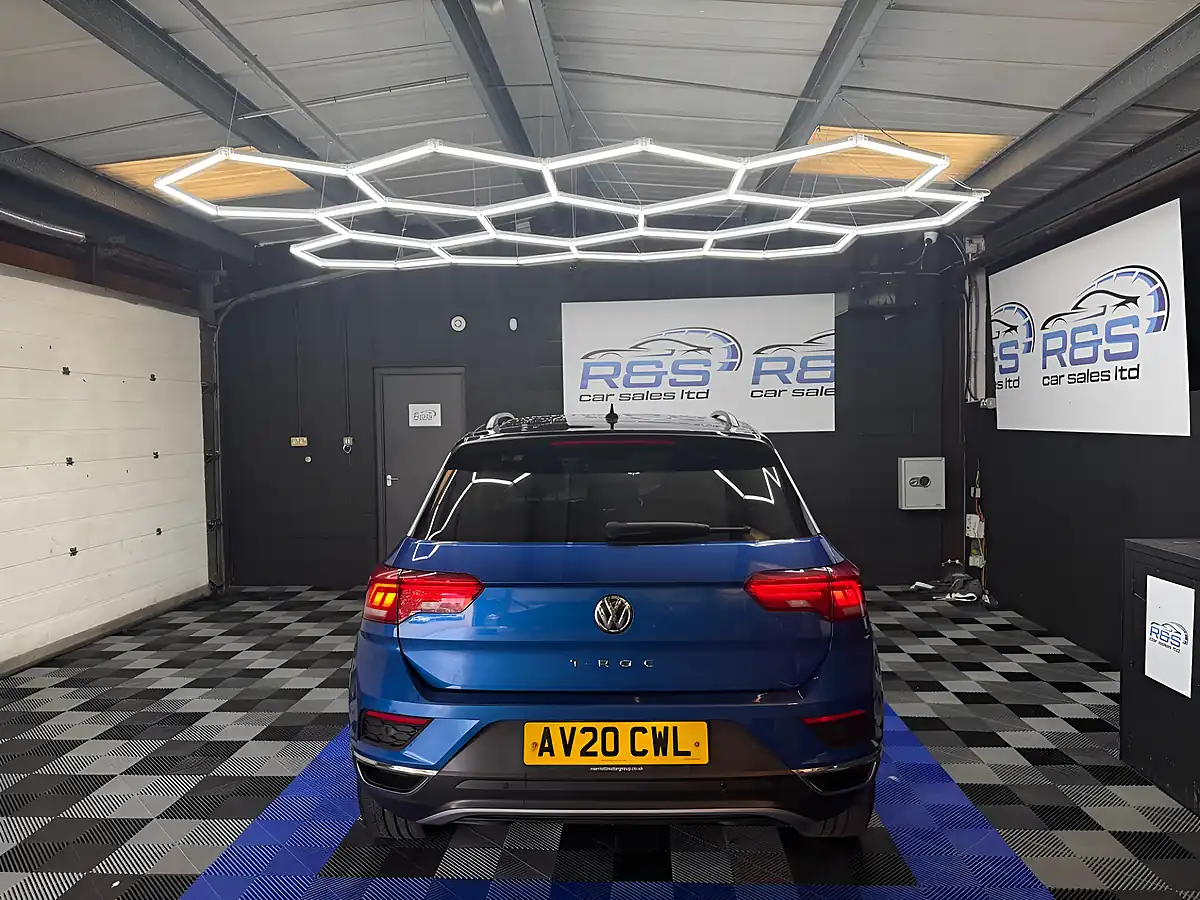 Used 2020 Volkswagen T-Roc Design Ravenna Blue - Interior and Exterior details 3