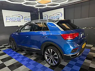 Used 2020 Volkswagen T-Roc Design Ravenna Blue - Interior and Exterior details 7
