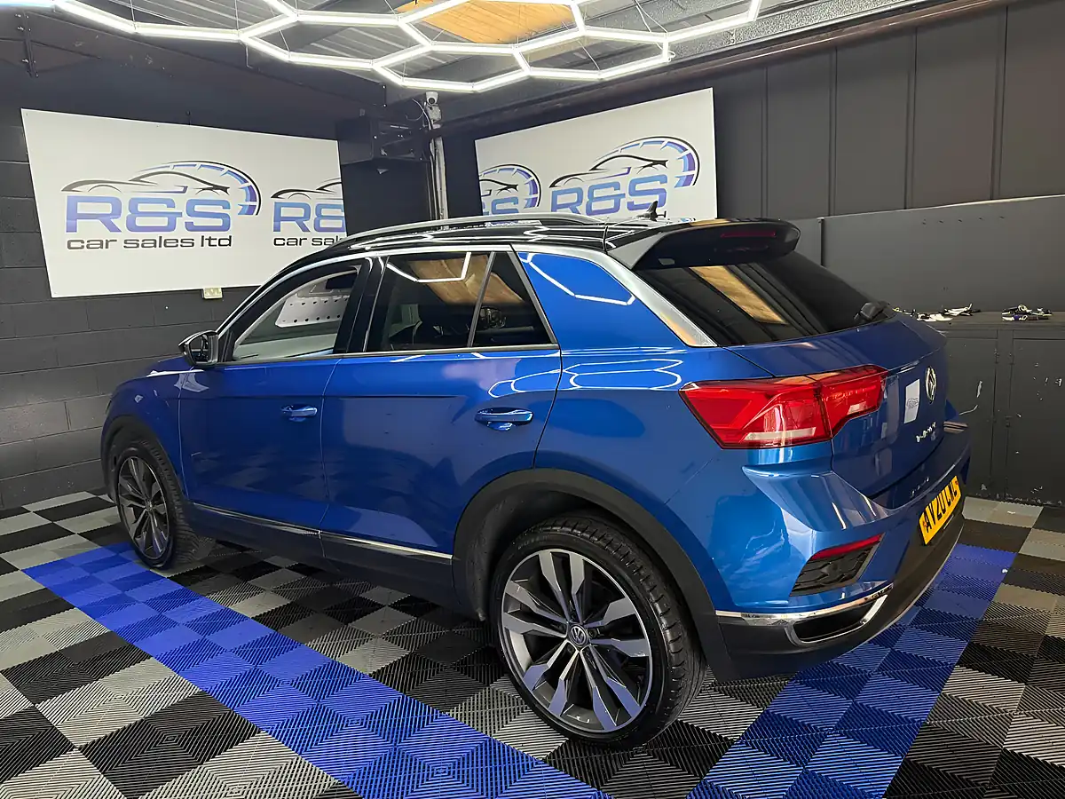 Used 2020 Volkswagen T-Roc Design Ravenna Blue - Interior and Exterior details 7