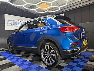 Used 2020 Volkswagen T-Roc Design Ravenna Blue - Interior and Exterior details 8