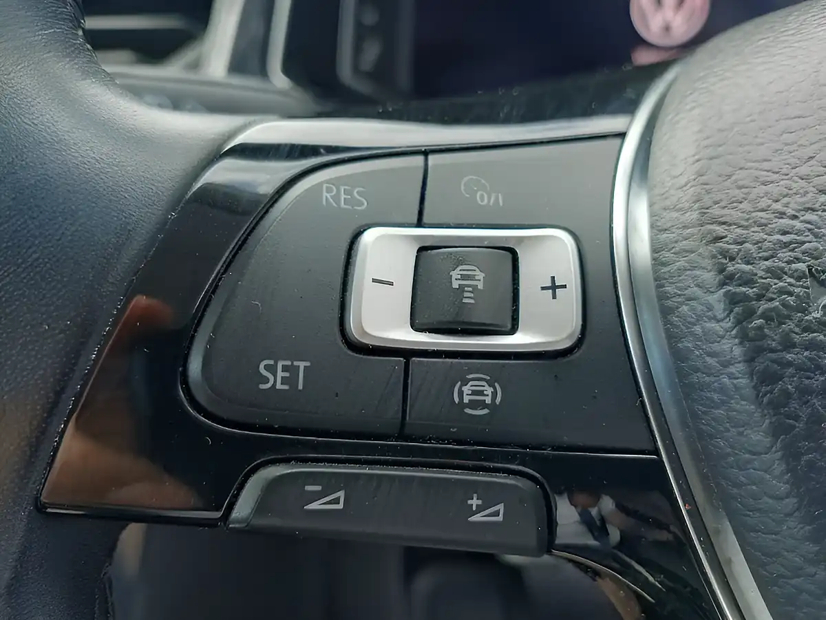 Used 2020 Volkswagen T-Roc Evo Silver - Interior and Exterior details 13