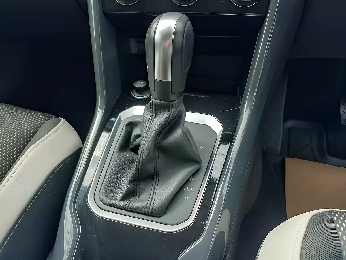 Used 2020 Volkswagen T-Roc Evo Silver - Interior and Exterior details 16