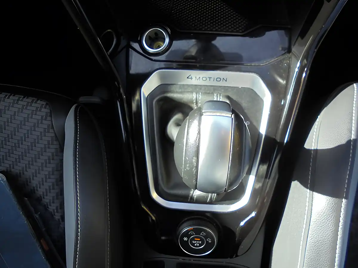 Used 2020 Volkswagen T-Roc R Black - Interior and Exterior details 15