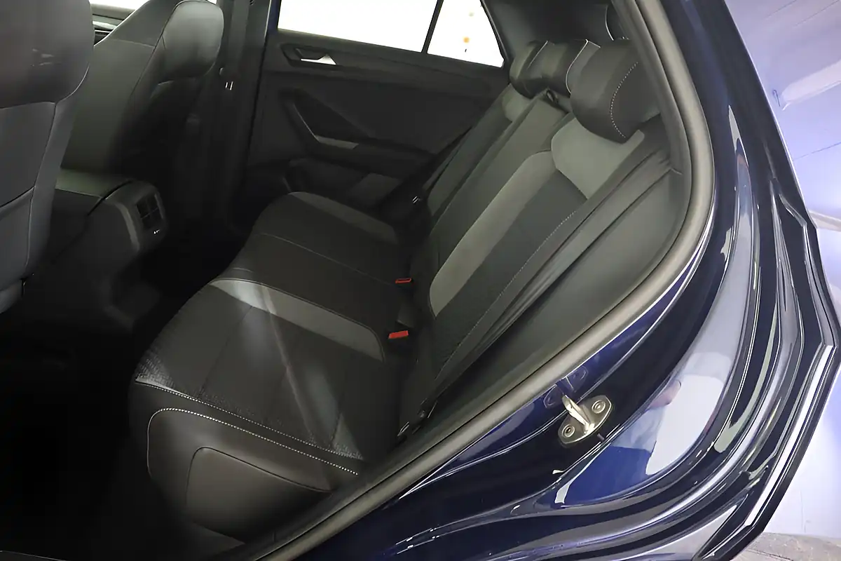 Used 2020 Volkswagen T-Roc R-Line Blue - Interior and Exterior details 11