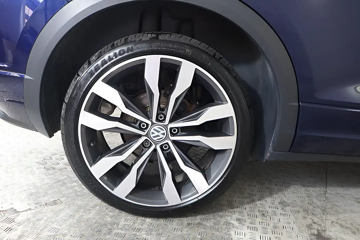 Used 2020 Volkswagen T-Roc R-Line Blue - Interior and Exterior details 14