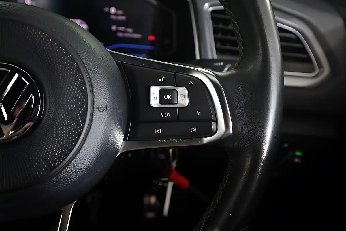 Used 2020 Volkswagen T-Roc R-Line Blue - Interior and Exterior details 20