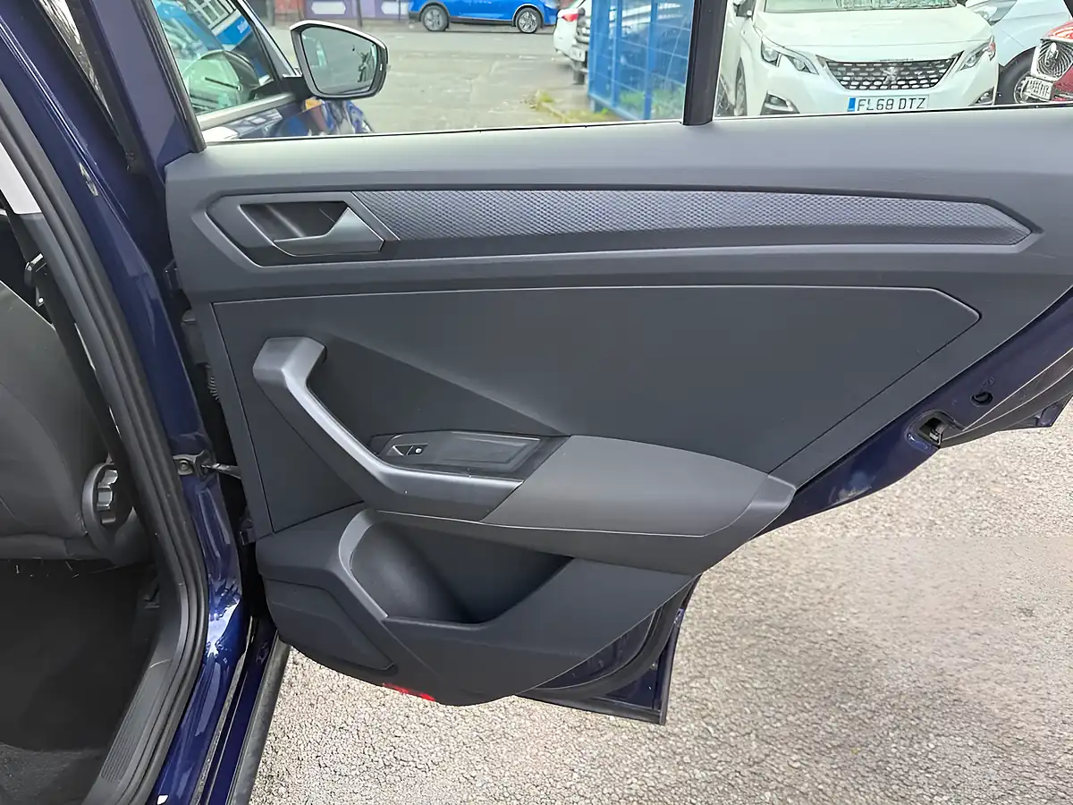 Used 2020 Volkswagen T-Roc Se Blue - Interior and Exterior details 11