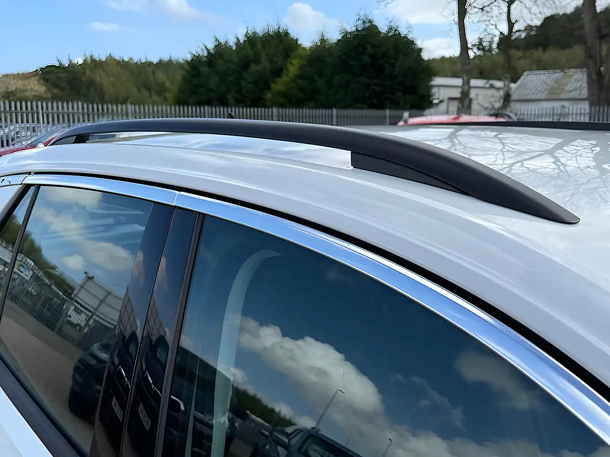Used 2020 Volkswagen T-Roc Se Pure White - Interior and Exterior details 11
