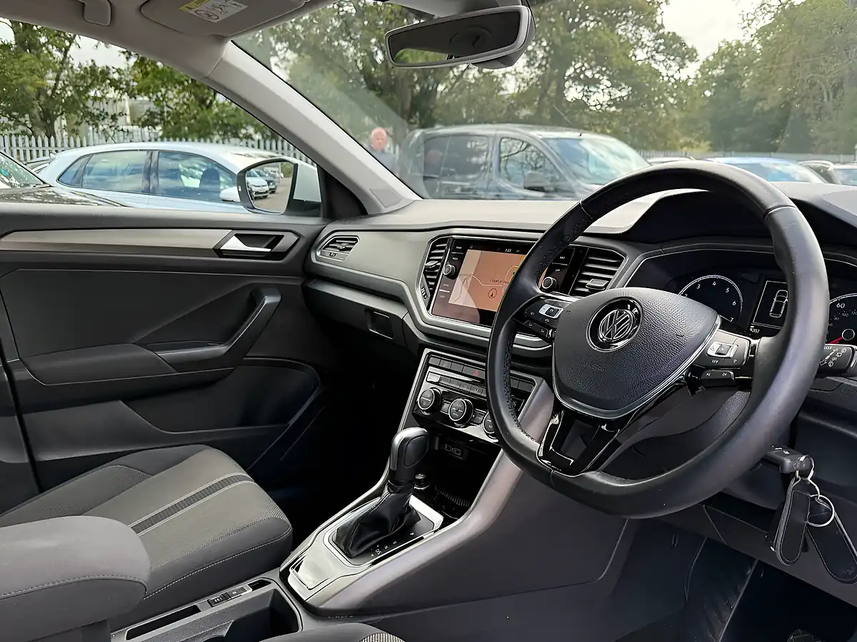Used 2020 Volkswagen T-Roc Se Pure White - Interior and Exterior details 13
