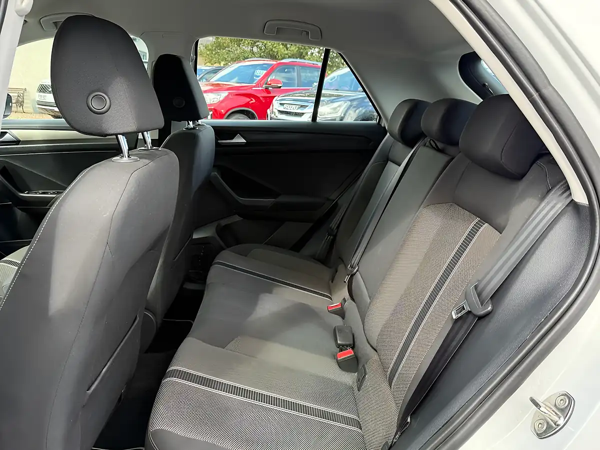 Used 2020 Volkswagen T-Roc Se Pure White - Interior and Exterior details 17