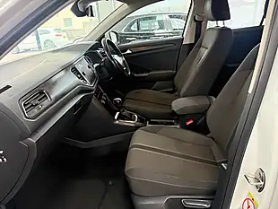 Used 2020 Volkswagen T-Roc Se White - Interior and Exterior details 11
